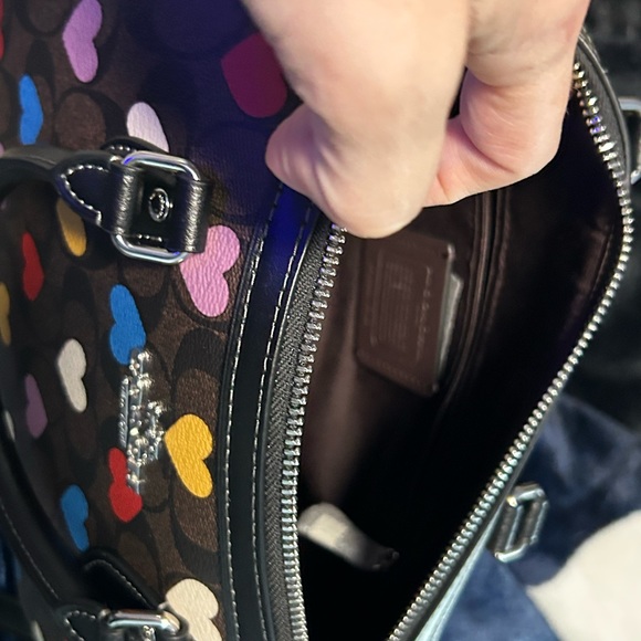 Coach signature canvas print purse with hearts. Comes with matching umbrella! - Picture 4 of 11
